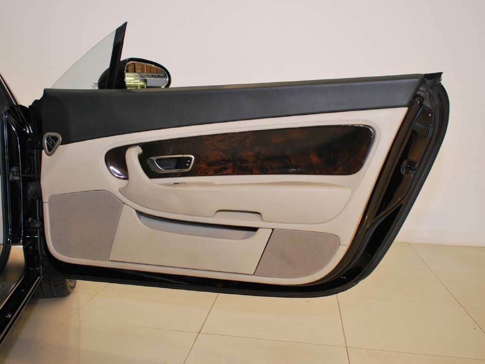 2005 Bentley Continental GT Image 19