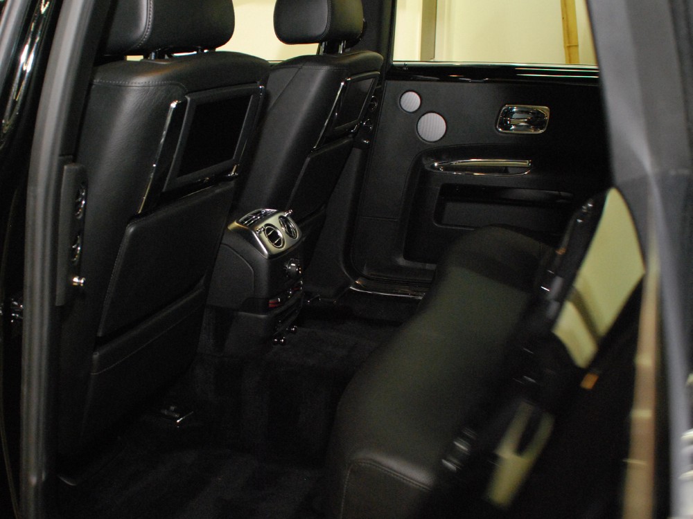 2010 Rolls-Royce Ghost Image 19