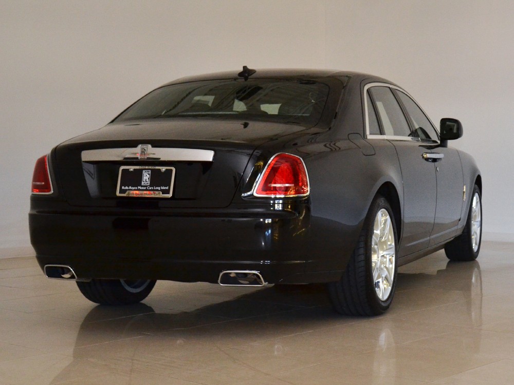 2010 Rolls-Royce Ghost Image 2