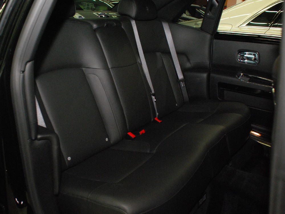 2010 Rolls-Royce Ghost Image 23