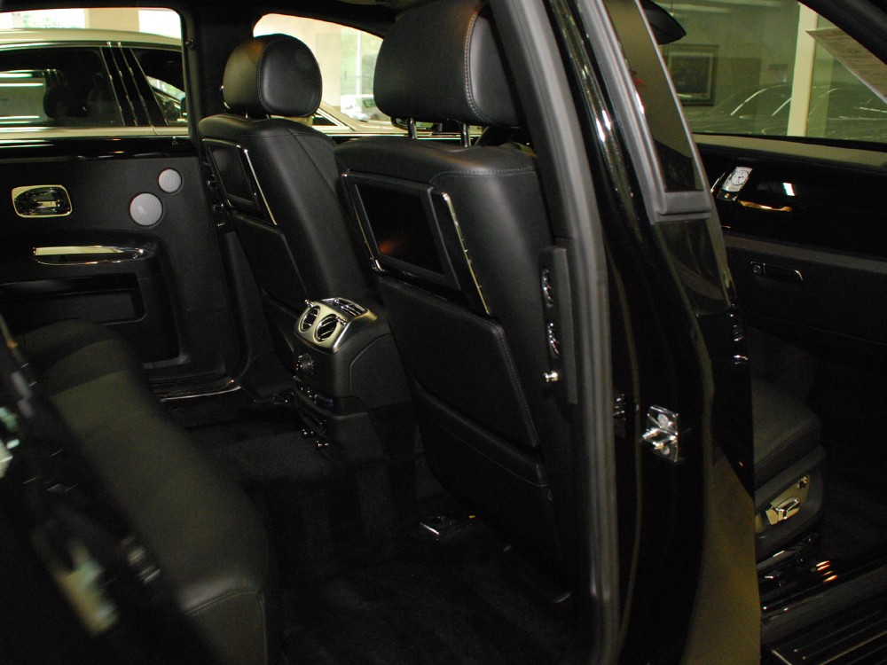 2010 Rolls-Royce Ghost Image 24