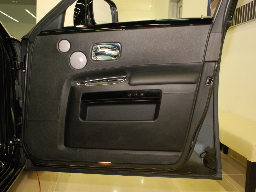 2010 Rolls-Royce Ghost Image 26