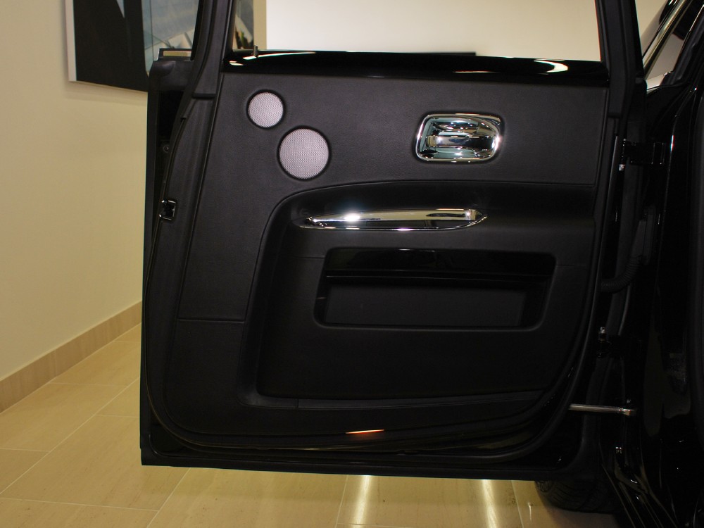 2010 Rolls-Royce Ghost Image 28