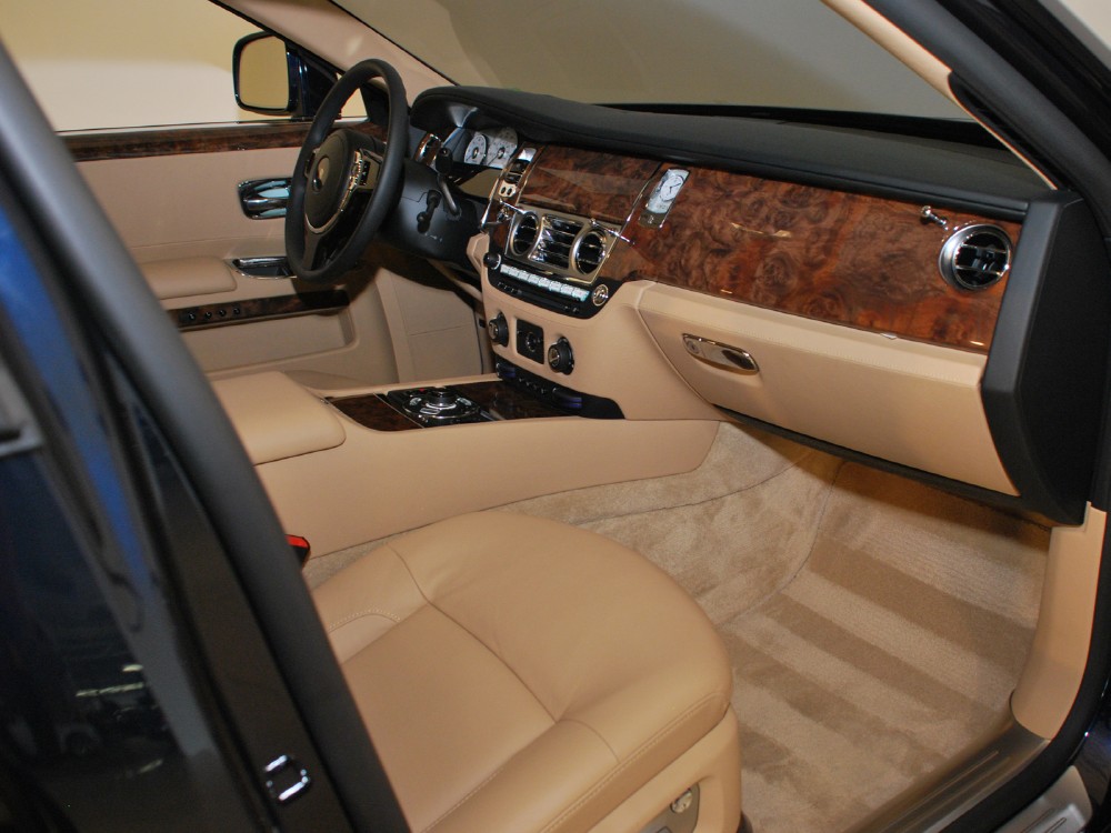 2011 Rolls-Royce Ghost Image 16