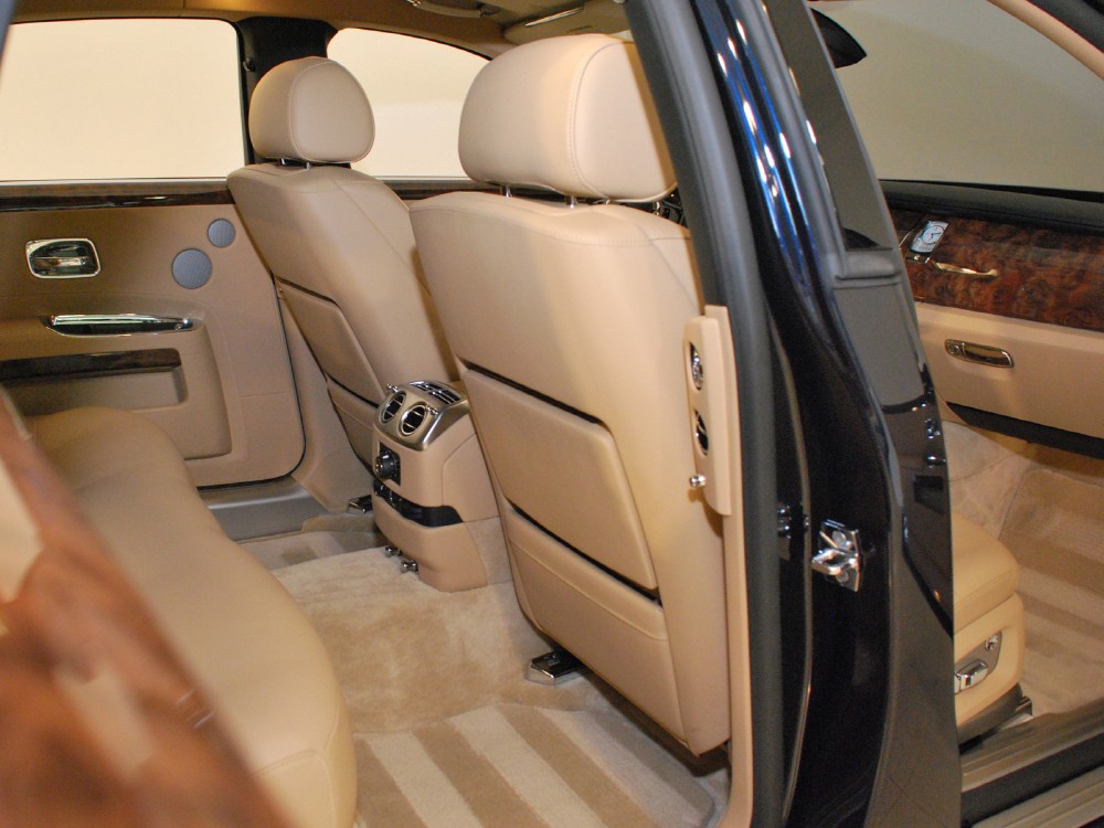 2011 Rolls-Royce Ghost Image 24