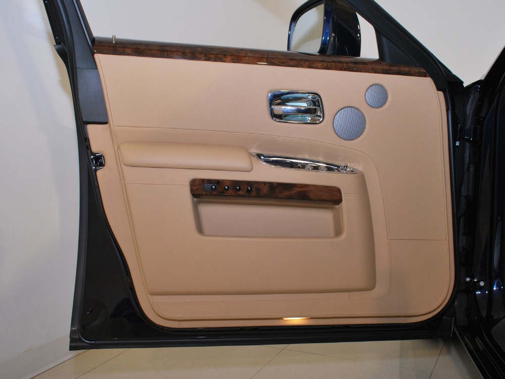2011 Rolls-Royce Ghost Image 26