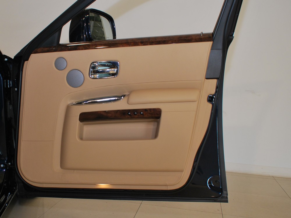2011 Rolls-Royce Ghost Image 27