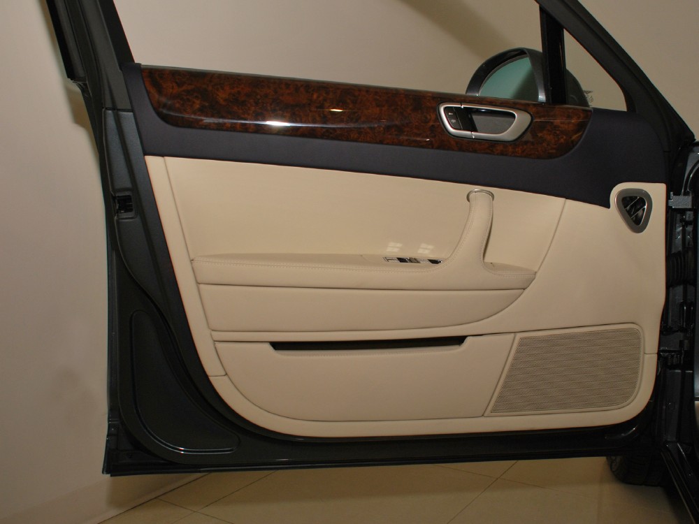 2013 Bentley Continental Flying Spur Image 24