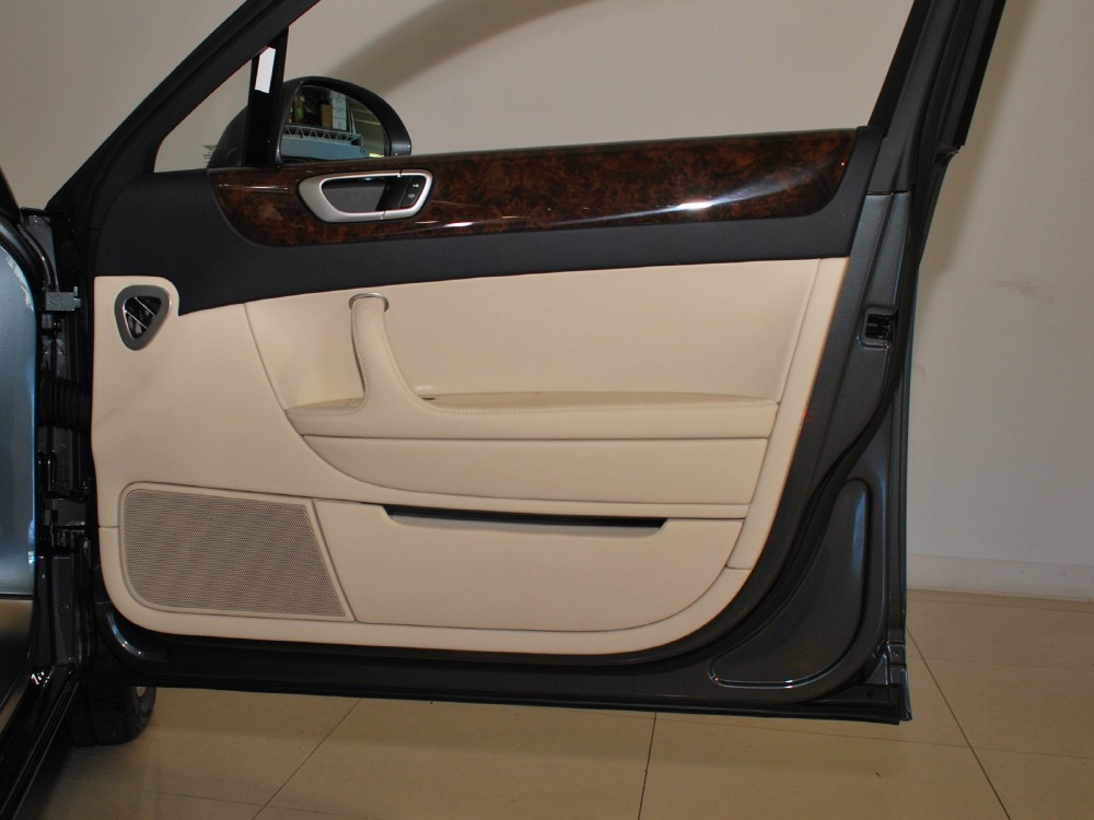 2013 Bentley Continental Flying Spur Image 25