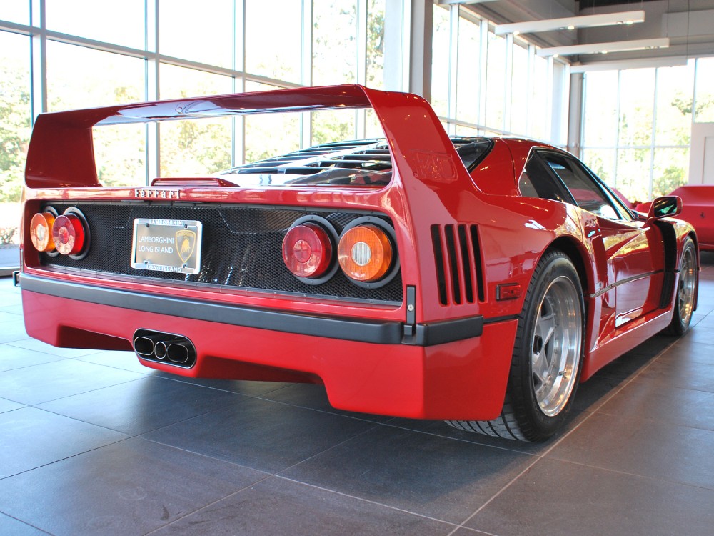 1990 Ferrari F40 Image 2