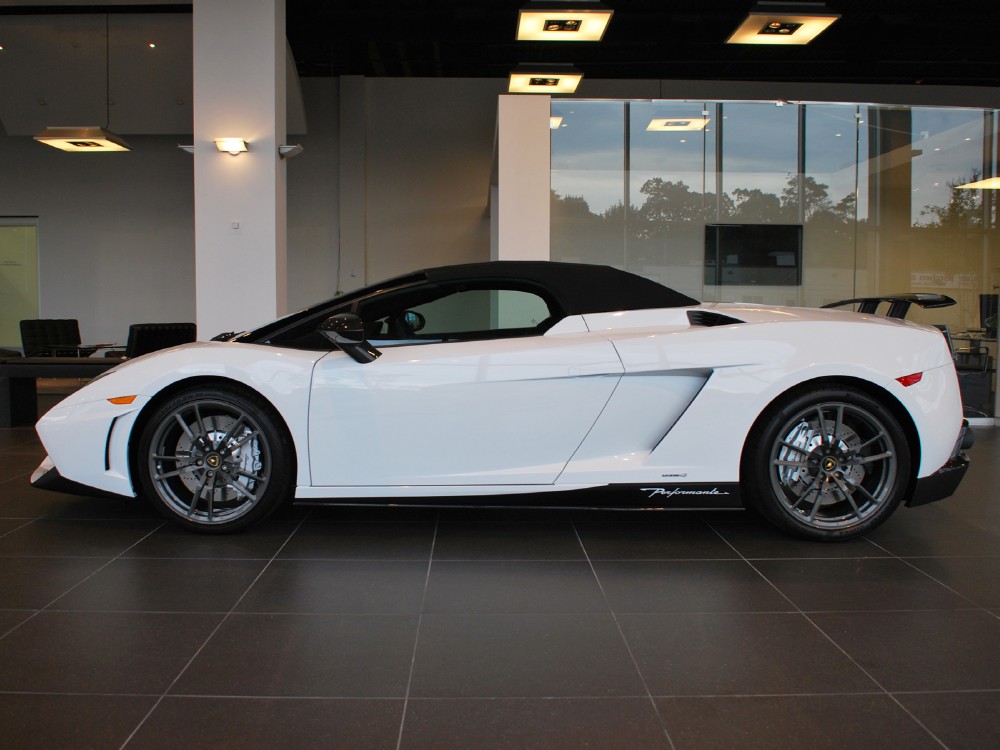 2013 Lamborghini Gallardo Image 17
