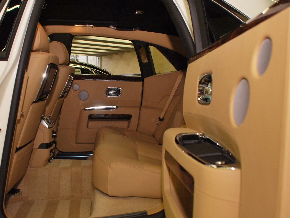2012 Rolls-Royce Ghost Image 16