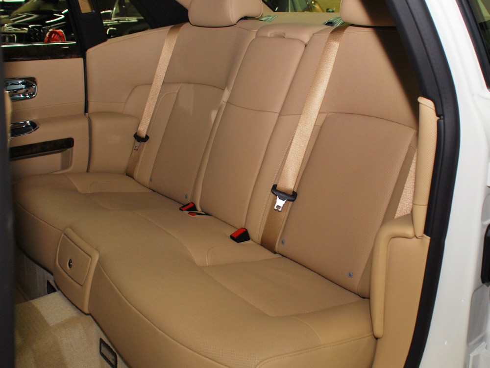 2012 Rolls-Royce Ghost Image 17