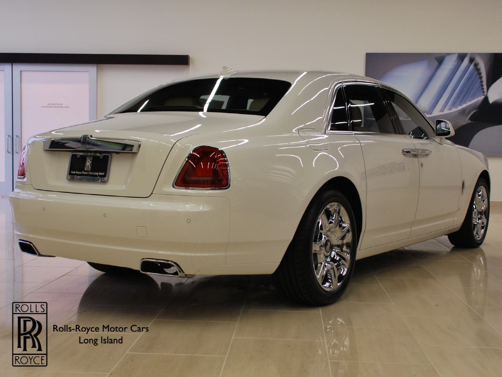 2012 Rolls-Royce Ghost Image 2