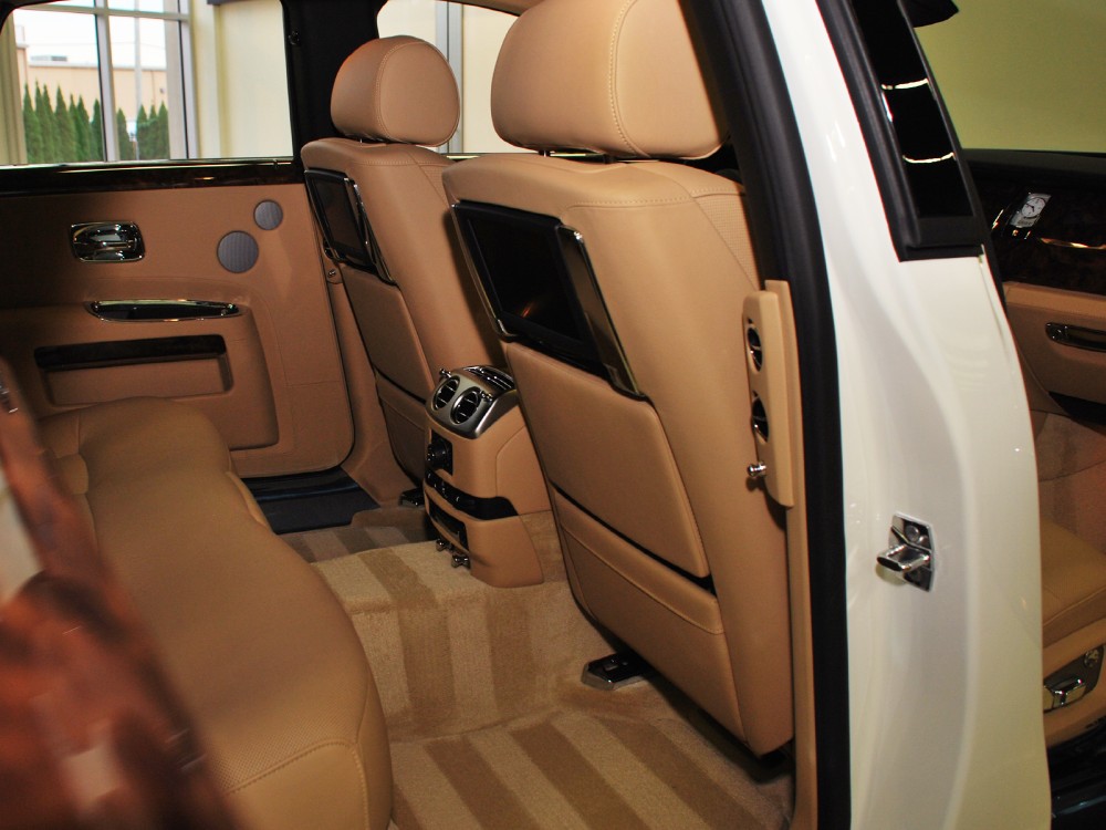 2012 Rolls-Royce Ghost Image 23
