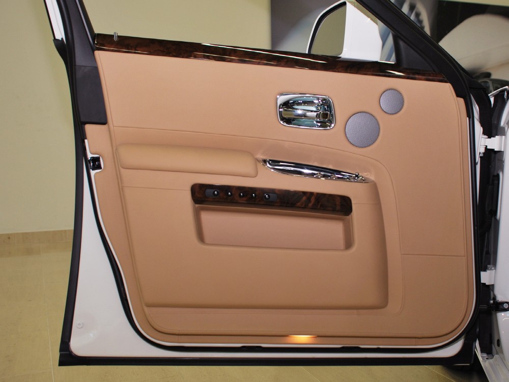 2012 Rolls-Royce Ghost Image 24