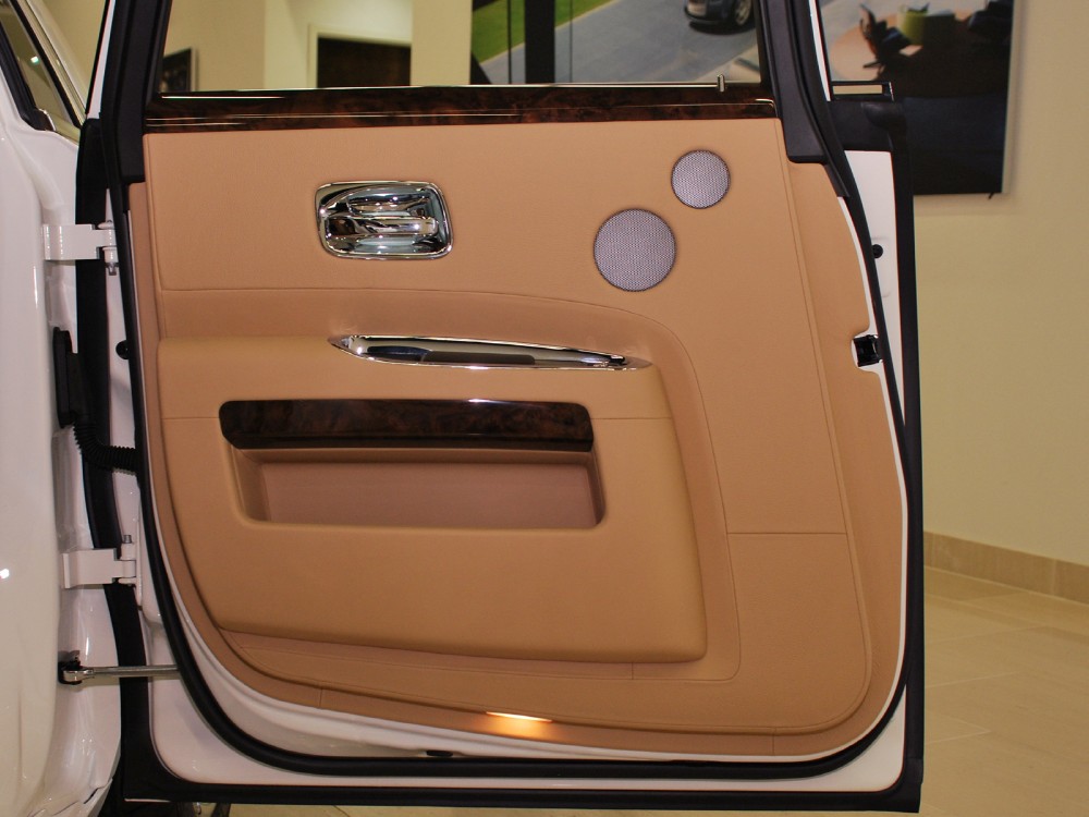 2012 Rolls-Royce Ghost Image 27