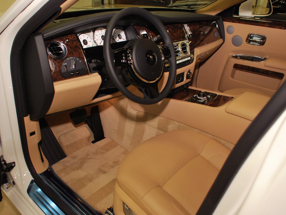 2012 Rolls-Royce Ghost Image 3