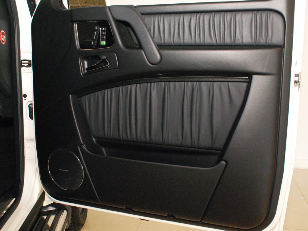 2011 Mercedes-Benz G55 Image 24