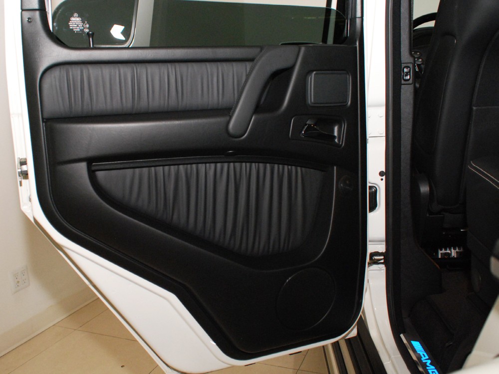 2011 Mercedes-Benz G55 Image 25