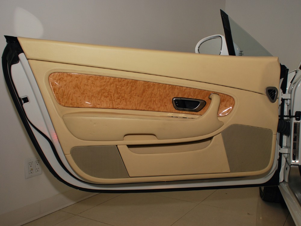 2007 Bentley Continental GT Convertible Image 25