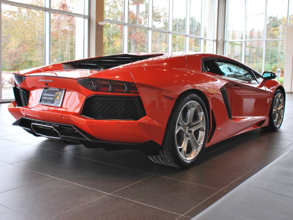 2012 Lamborghini Aventador Image 2