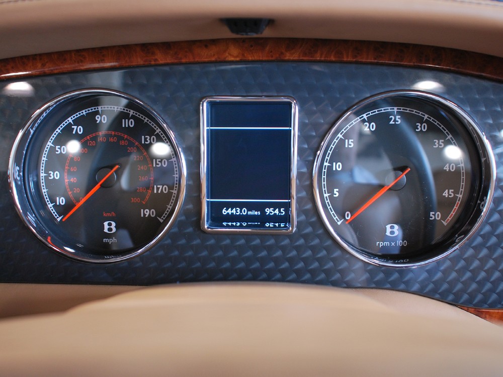 2010 Bentley Azure Image 15