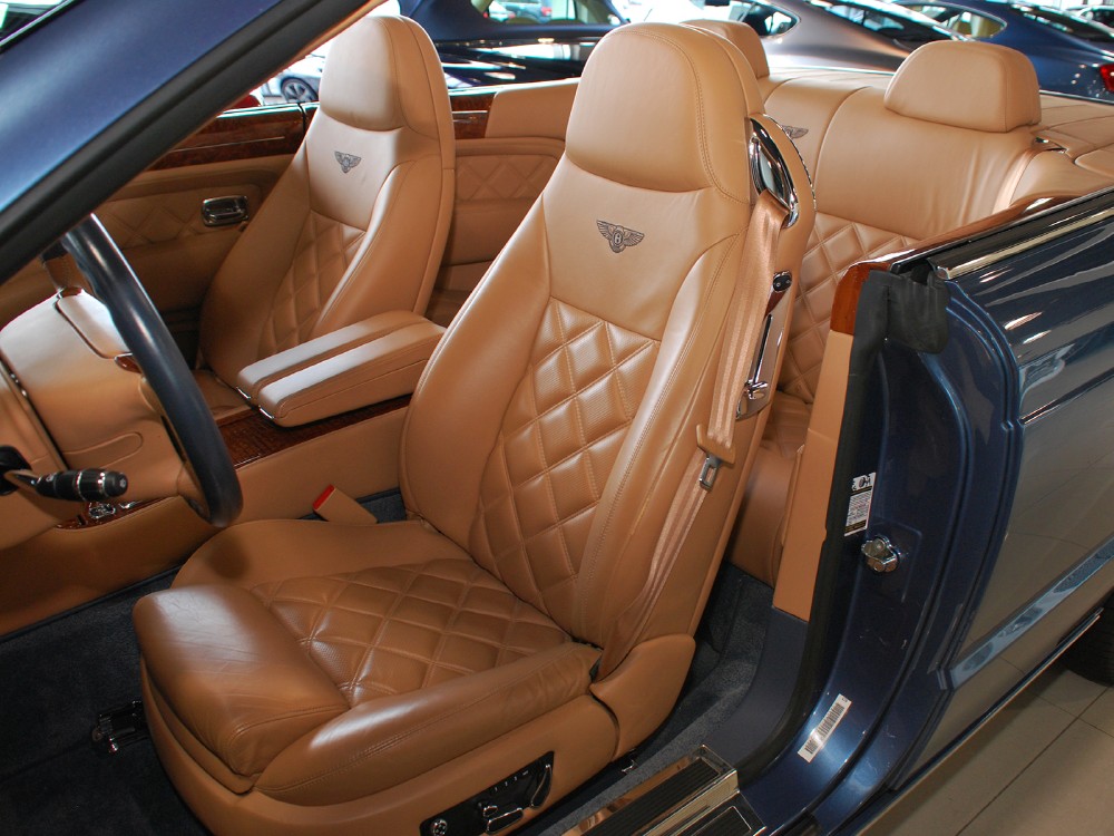 2010 Bentley Azure Image 17