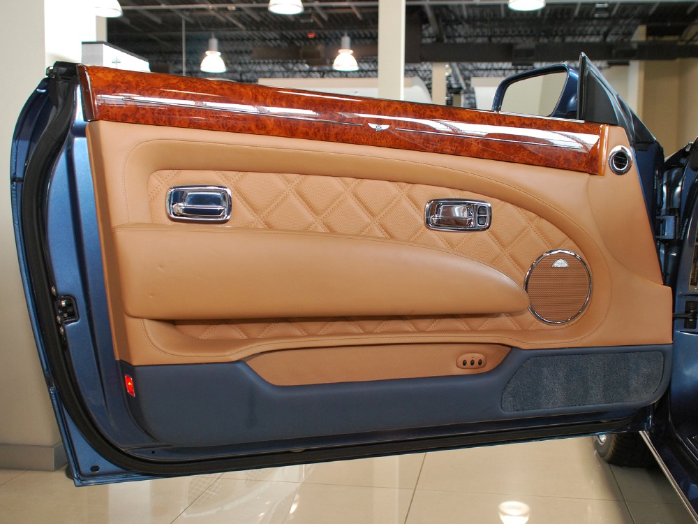 2010 Bentley Azure Image 21