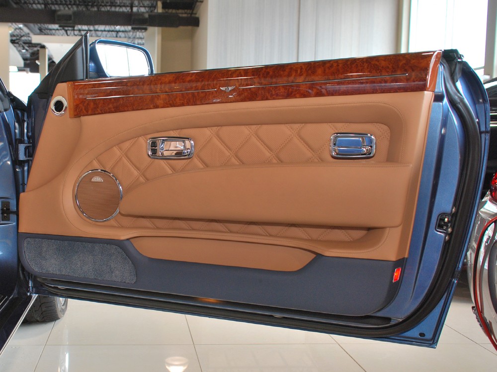2010 Bentley Azure Image 22