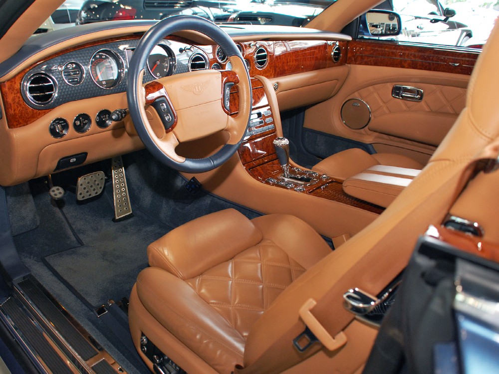 2010 Bentley Azure Image 3