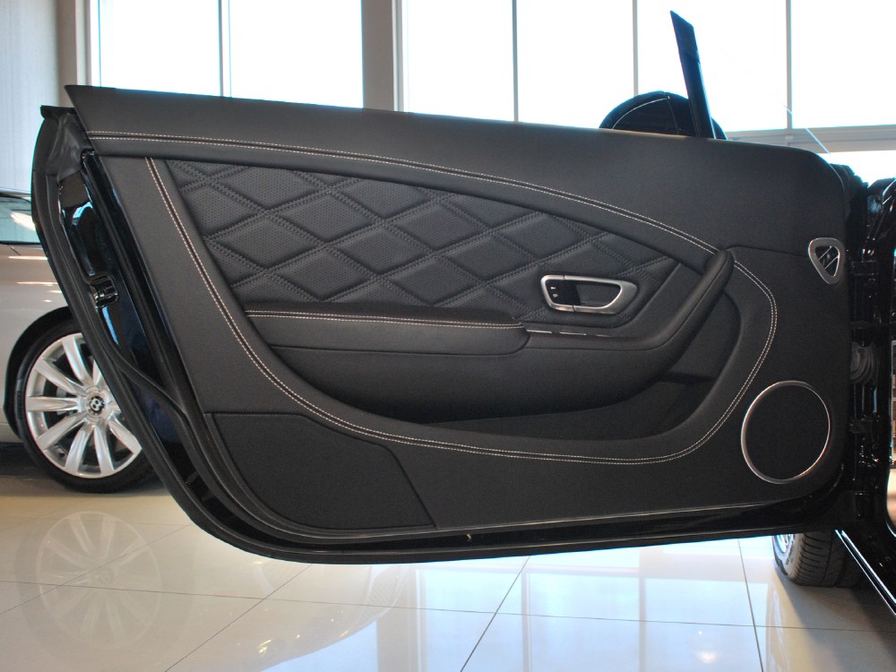 2012 Bentley Continental GT Image 16