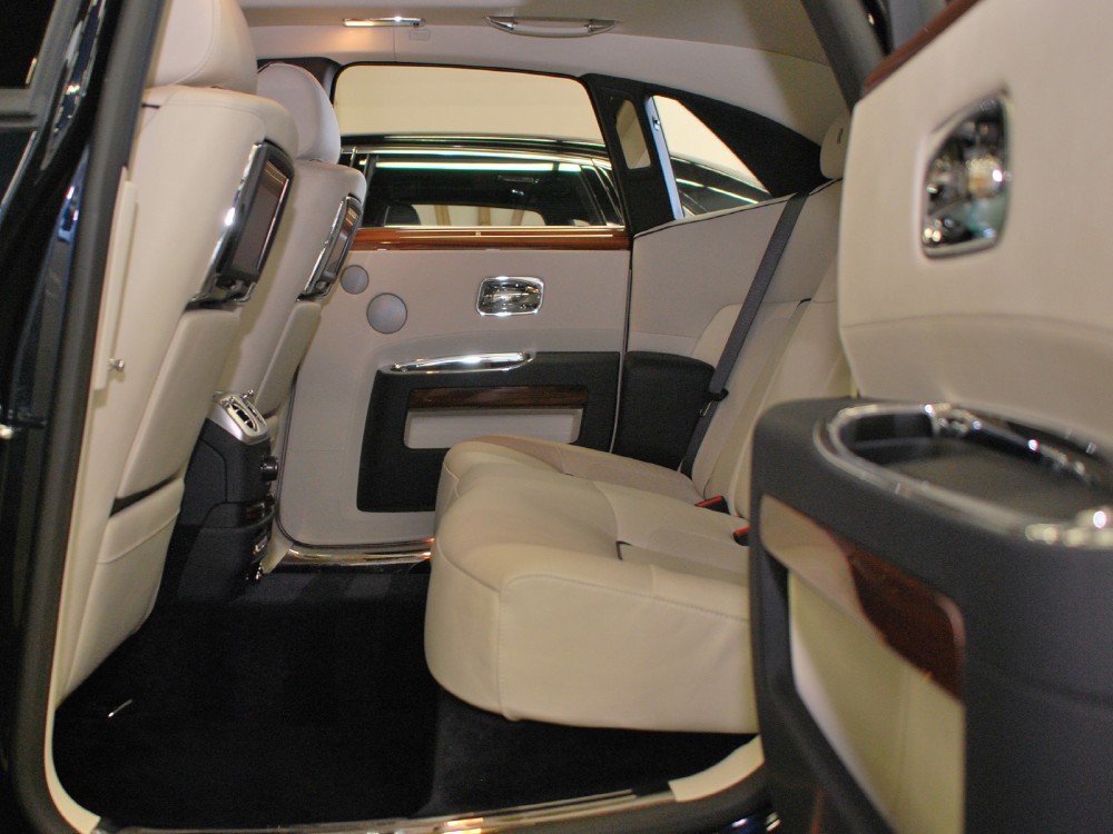 2011 Rolls-Royce Ghost Image 15