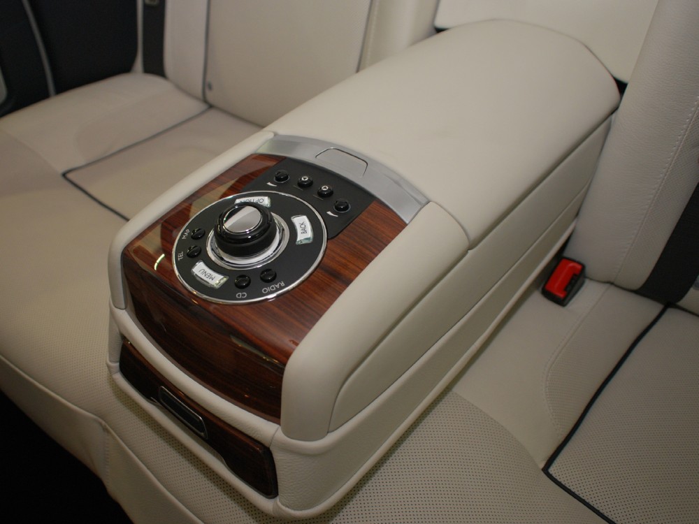 2011 Rolls-Royce Ghost Image 19