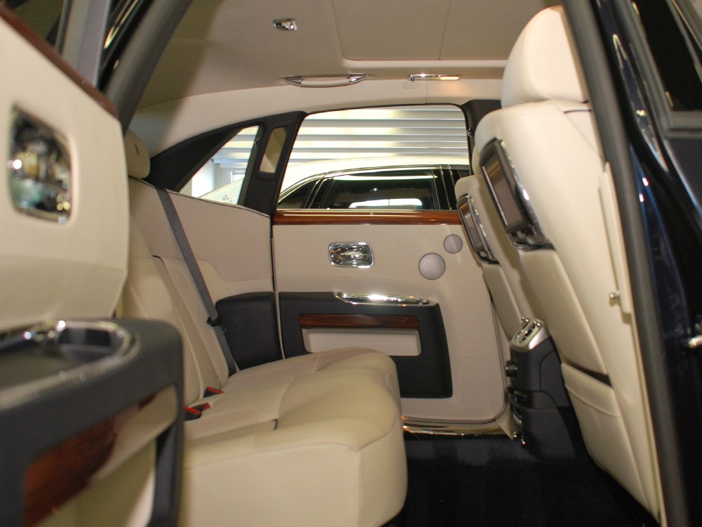 2011 Rolls-Royce Ghost Image 20