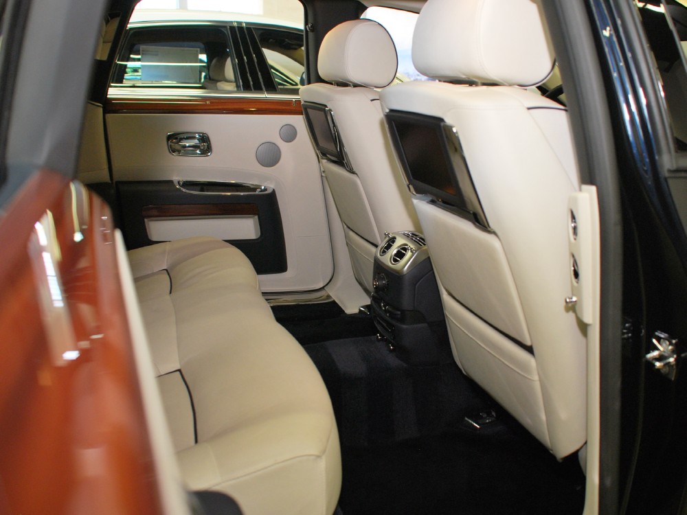 2011 Rolls-Royce Ghost Image 22