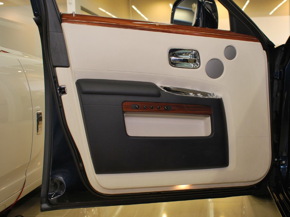2011 Rolls-Royce Ghost Image 24