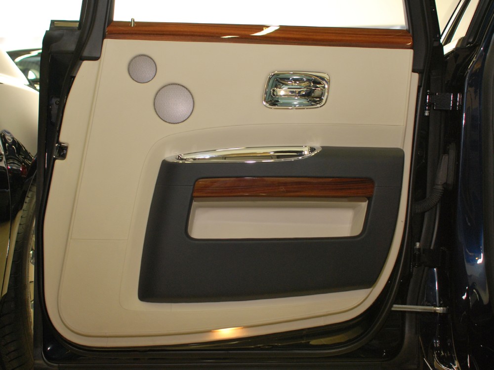 2011 Rolls-Royce Ghost Image 26