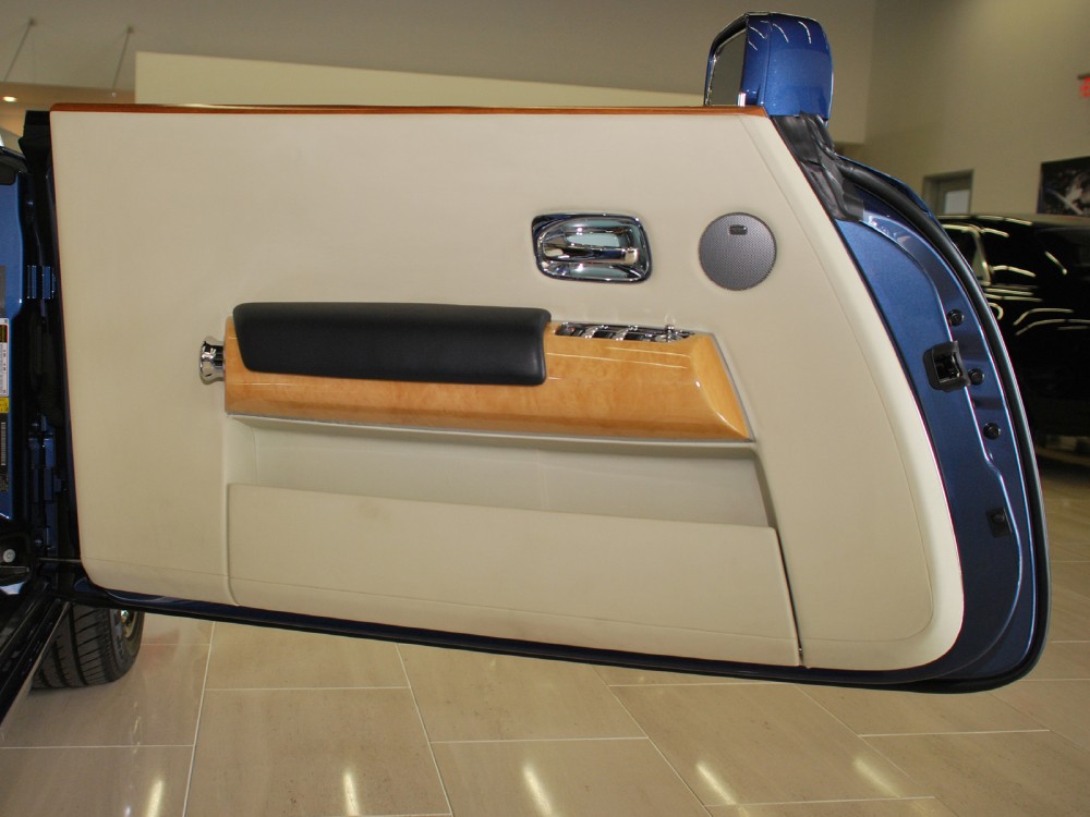 2009 Rolls-Royce Phantom Drophead Coupe Image 23