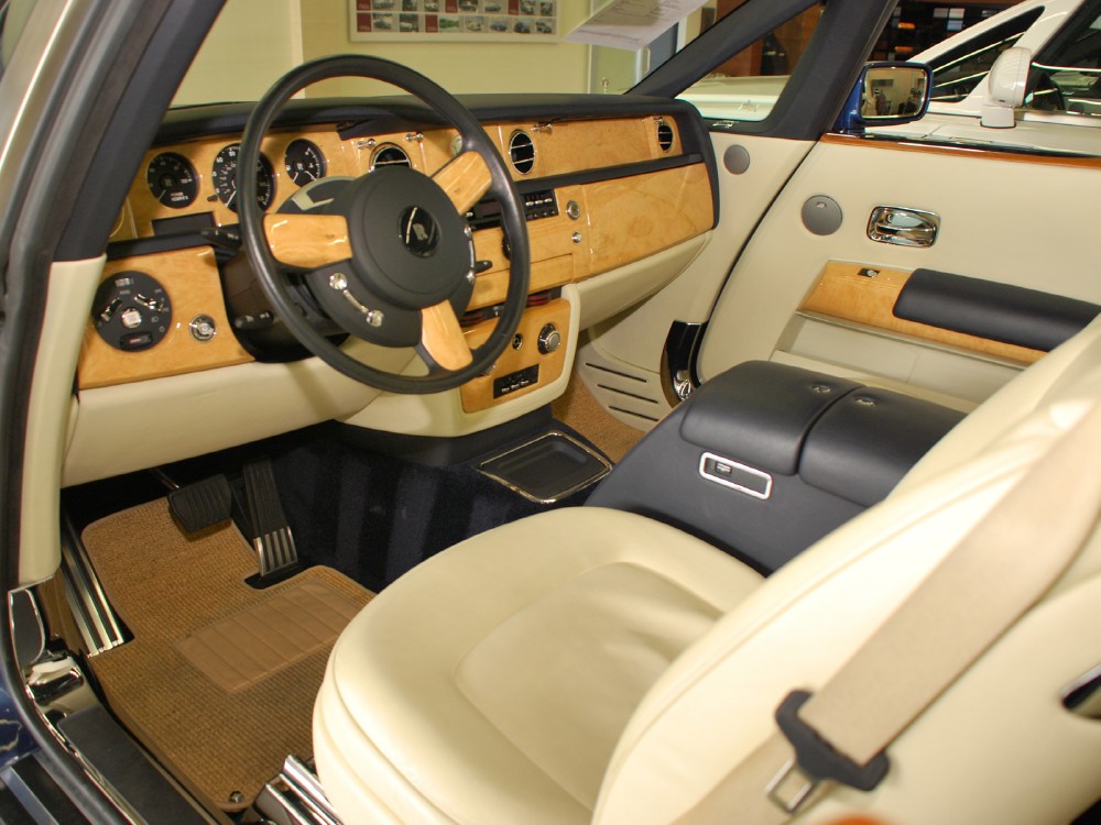 2009 Rolls-Royce Phantom Drophead Coupe Image 3