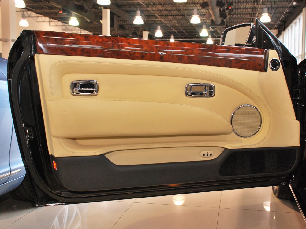 2009 Bentley Azure Image 21