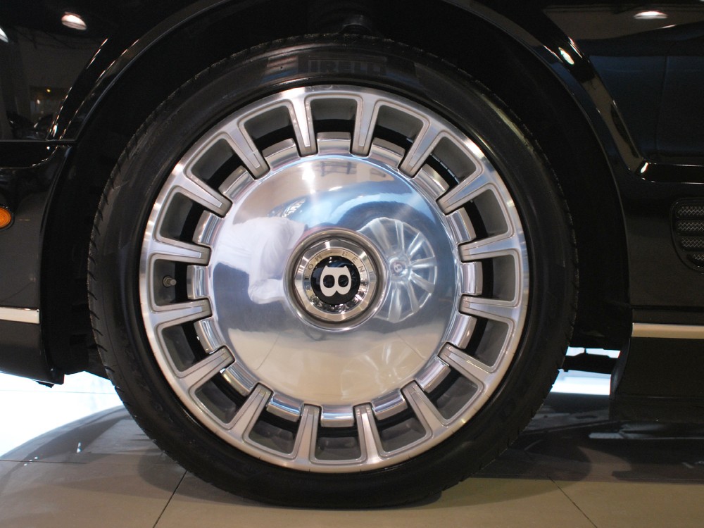 2009 Bentley Azure Image 4