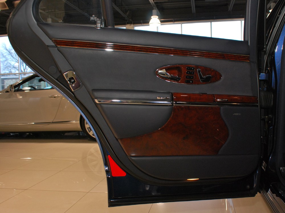2004 Maybach 57 Image 24