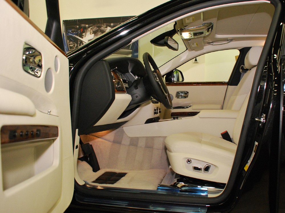 2012 Rolls-Royce Ghost Image 11