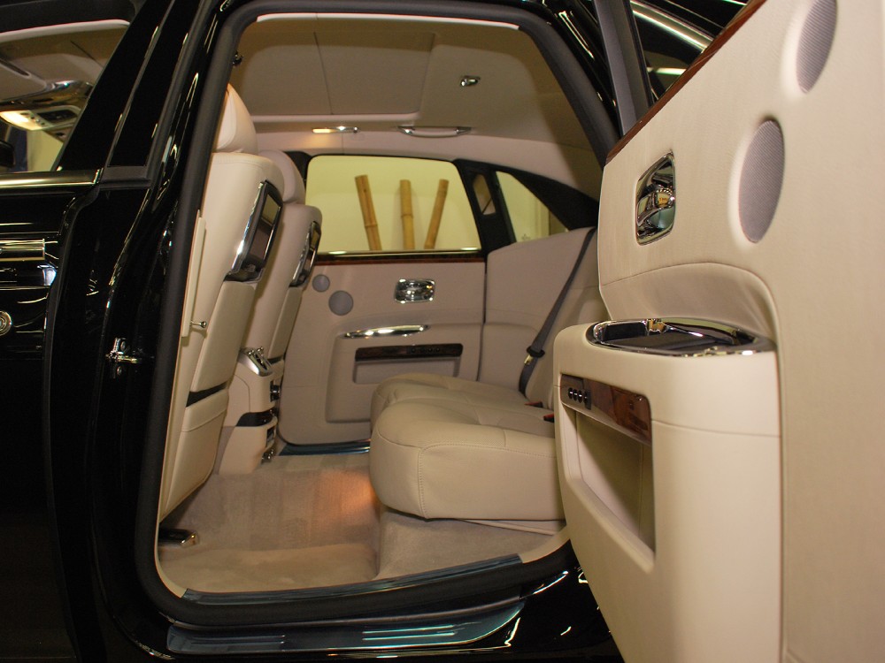 2012 Rolls-Royce Ghost Image 15