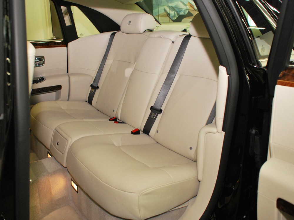 2012 Rolls-Royce Ghost Image 16