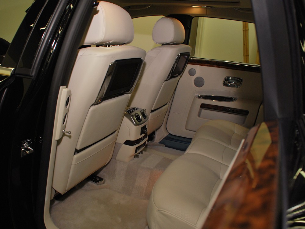 2012 Rolls-Royce Ghost Image 17
