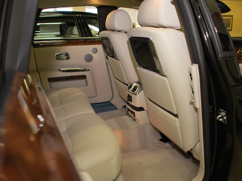 2012 Rolls-Royce Ghost Image 22