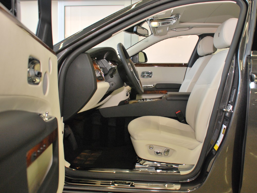 2012 Rolls-Royce Ghost Image 11
