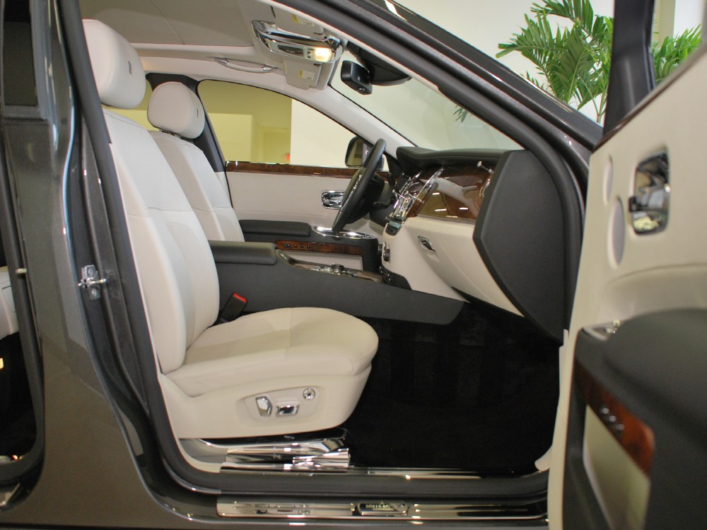 2012 Rolls-Royce Ghost Image 14